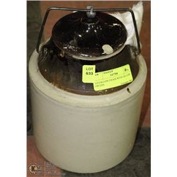 1/2 GALLON CROCK WITH LID ( CHIP ON LID)
