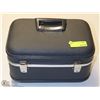 Image 1 : VINTAGE TRAVEL CASE