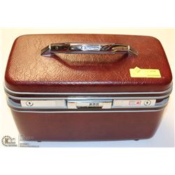 VINTAGE TRAVEL CASE
