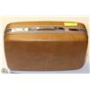 Image 1 : VINTAGE SUITCASE