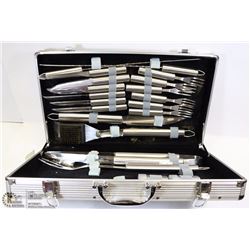 BBQ SET IN CASE