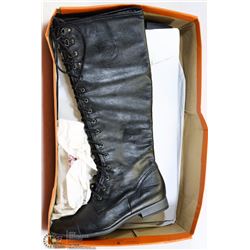 ROCKET DOG LADIES HIGH TOP BOOTS SIZE 9M BRAND NEW