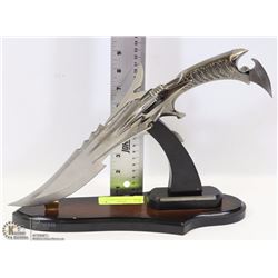 FANTASY KNIFE WITH DISPLAY STAND