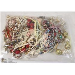 BAG OF COSTUME JEWELRY