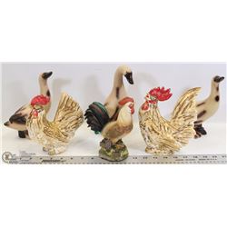 BOX OF VINTAGE DECOR ITEMS INCL 2 CHICKENS,ROOSTER