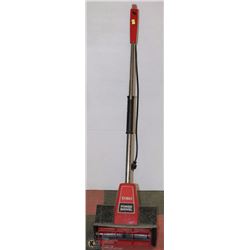 TORO POWER SHOVEL