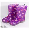 Image 1 : PAIR OF GIRLS LITE-UP RUBBER BOOTS SIZE 9