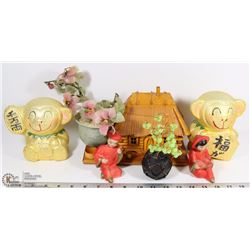 VINTAGE ASIAN ORNAMENTS INCL. JADE TREE AND GLASS