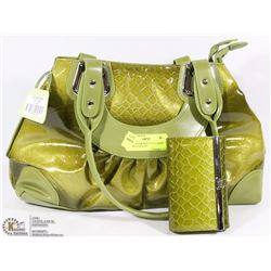 GREEN SNAKE SKIN STYLE HAND BAG WITH WALLET