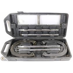 STAT'S HORSE SHOE SET IN CASE