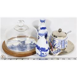 FLAT OF VINTAGE BLUE AND WHITE COLLECTIBLES