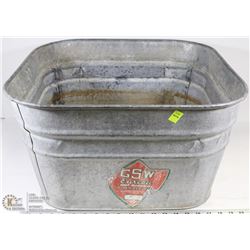 VINTAGE GALVANIZED METAL TUB