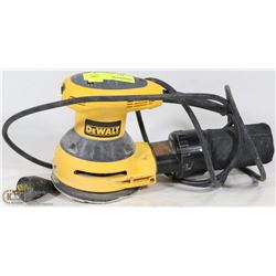 DEWALT RANDOM ORBIT SANDER MODEL D26451