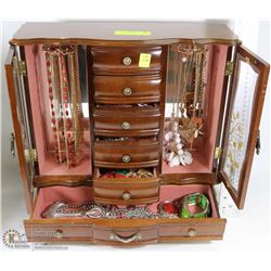 1 LARGE JEWELRY BOX WITH CONTENTS