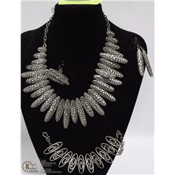 4PC OBLONG PEBBLE DESIGN PEWTER NECKLACE,BRACELET