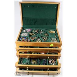 LARGE WOOD JEWELLERY BOX WITH CONTENTS INCL 10K