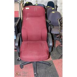 ASSORTMENT OF 11 HYDRAULIC LIFT OFFICE CHAIRS
