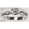 Image 2 : #32-14K WHITE GOLD DIAMOND FANCY TWIST RING