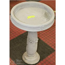 CONCRETE ACORN BIRDBATH 2 PIECES  16"X23"