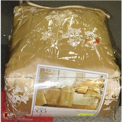 NEW NINE WEST KING SIZE GOLD TONE COMFORTER SET