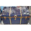 Image 1 : VINTAGE STEAMER TRUNK