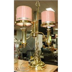 2 HEADED SOLID BRASS VINTAGE LAMP, GLOWS IN THE