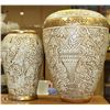 Image 1 : 2 MATCHING HANDCRAFTED VASES