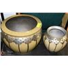 Image 1 : 2 PATIO DECORATIVE MATCHING PLANTERS, LARGE &SMALL