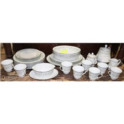 29PC NORITAKE 2031 SAVANNAH CHINA SET