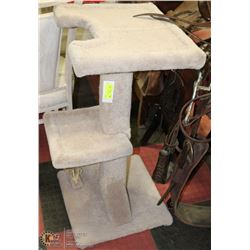 TALL CAT STAND 38"HIGH