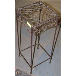 VINTAGE STYLE METAL PLANT STAND