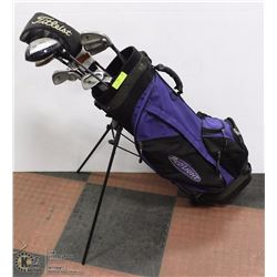 COMPLETE SET OF GOLIATH GOLF CLUBS WITH BAG
