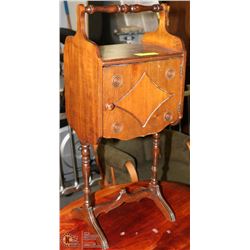 VINTAGE WOOD SMOKERS STAND