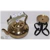 Image 1 : 8" COPPER TEA KETTLE WITH CERAMIC HANDLE AND 6"