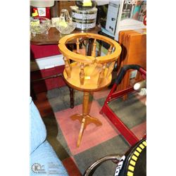 32" WOODEN PLANT STAND