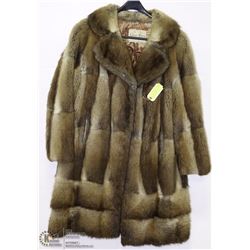 ESTATE MEDIUM 3/4 LENGTH FOX FUR COAT FROM