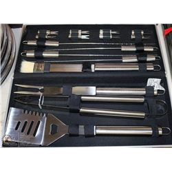 BARBECUE SET IN CASE