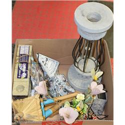 LARGE BOX OF GARDEN/YARD DECOR INCL.