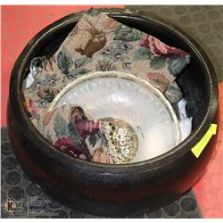 LIGHT FIXTURE WITH 3 MILK BOTTLES, OLD CREAMER TOP