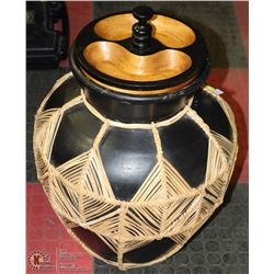 LARGE KIMCHI POT W/ LID