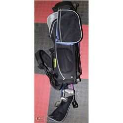 SET OF CHILDREN'S GOLF CLUBS