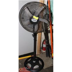 STANDING BLACK FAN