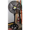 Image 1 : STANDING BLACK FAN