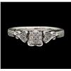 Image 1 : 14KT White Gold 0.20ctw Vintage Style Diamond Ring