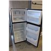 Image 2 : FRIGIDAIRE STAINLESS STEEL APARTMENT SIZE FRIDGE