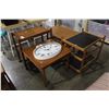 Image 2 : 4 SMALL TABLES AND CLOCK