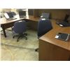 Image 2 : CHESTNUT U-SHAPE BULLET TOP EXECUTIVE DESK
