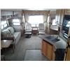 Image 13 : 2008 BRISTOL BAY 36' FIFTH WHEEL HOLIDAY TRAILER