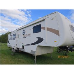 2008 BRISTOL BAY 36' FIFTH WHEEL HOLIDAY TRAILER