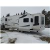 Image 4 : 2008 BRISTOL BAY 36' FIFTH WHEEL HOLIDAY TRAILER